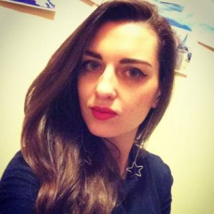 rencontre jeune brune célibataire sexy au téléphone